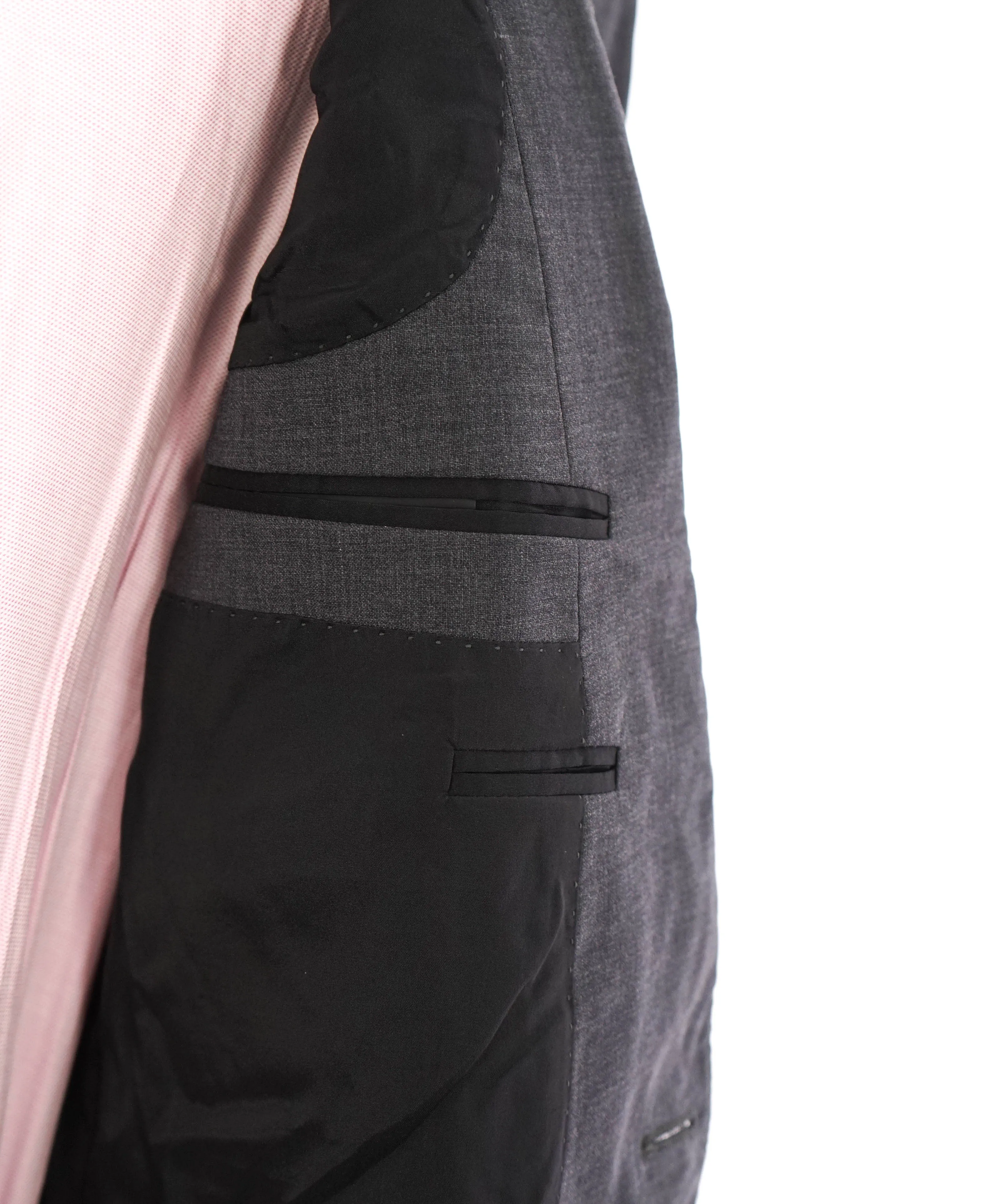 $1,295 HUGO BOSS - CLOSET STAPLE Gray Notch Lapel Suit - 46R