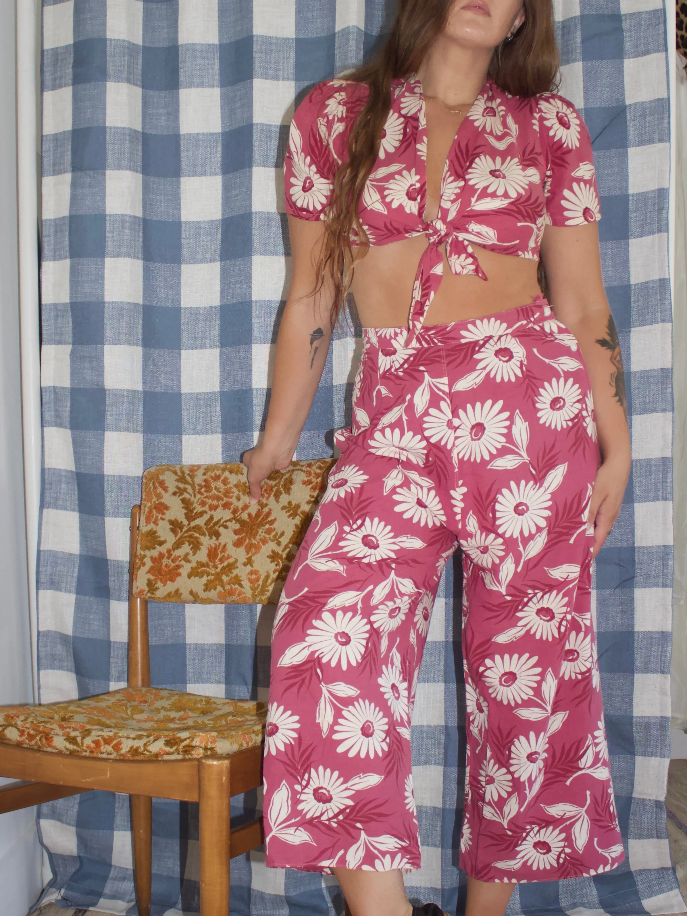 1940s Daisy Print Cotton 2-PC Puff Sleeve Crop Blouse & Side Button Pant Set