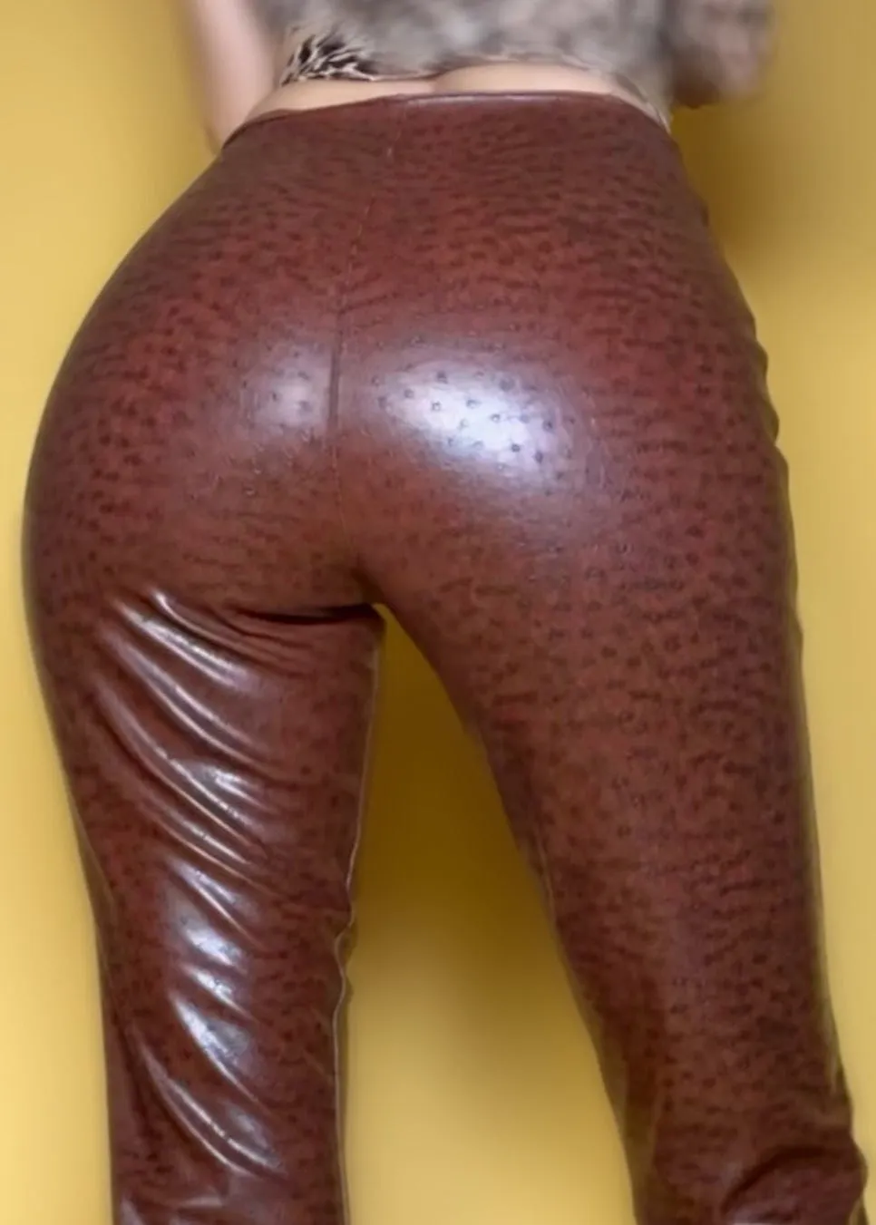 90's Vintage Tark' 1 Vegan Leather Tapered Pants | Textured Espresso
