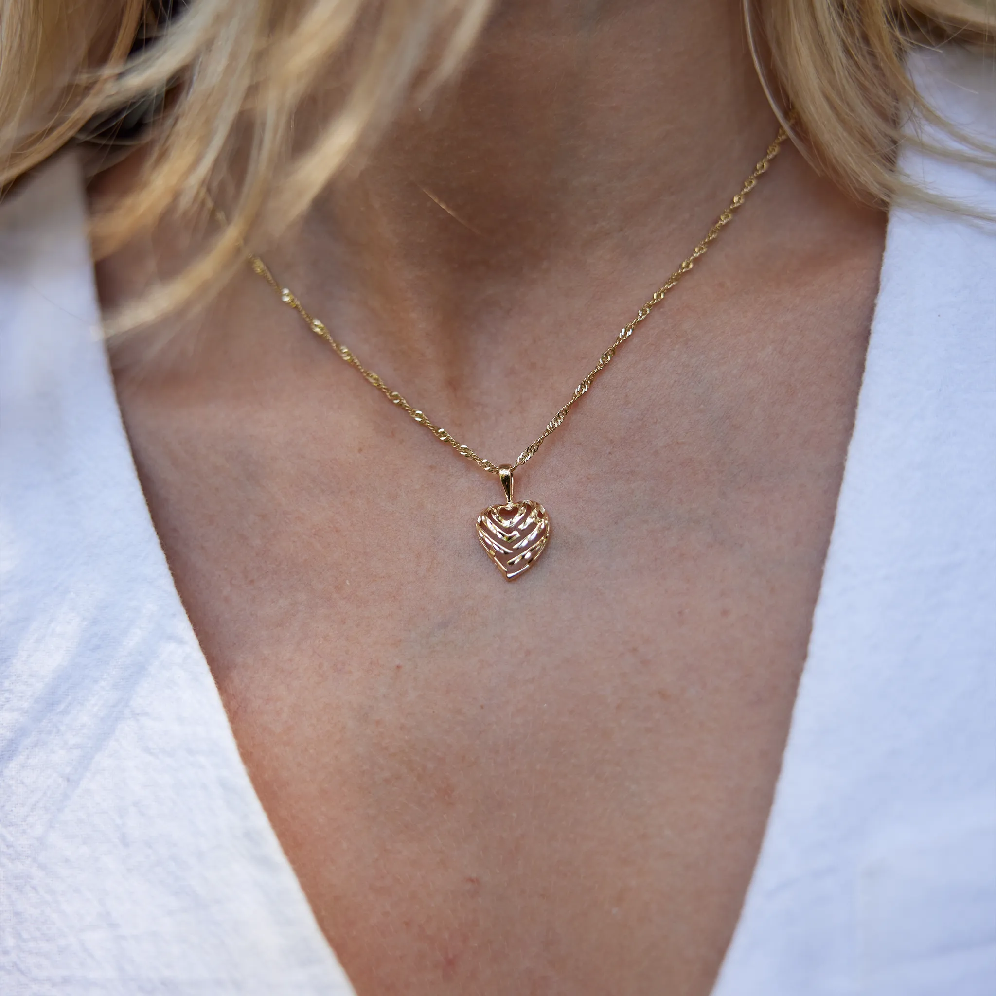Aloha Heart Pendant in Gold - 12mm