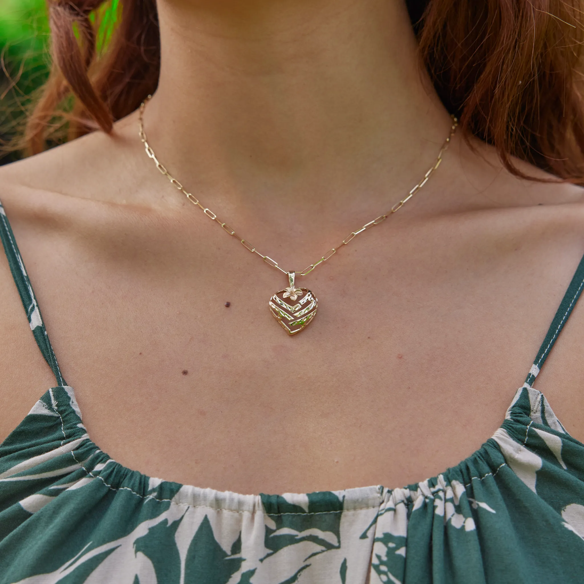 Aloha Heart Plumeria Pendant in Gold - 18mm