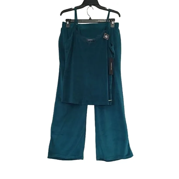 BCBGMaxAzria Velvety Soft 2 Piece Green Pajama Pants Camisole Top Luxurious Set