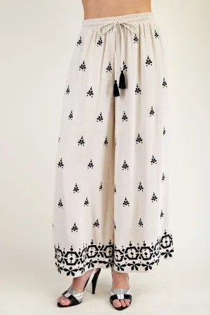 Border Pattern Embroidered Pants