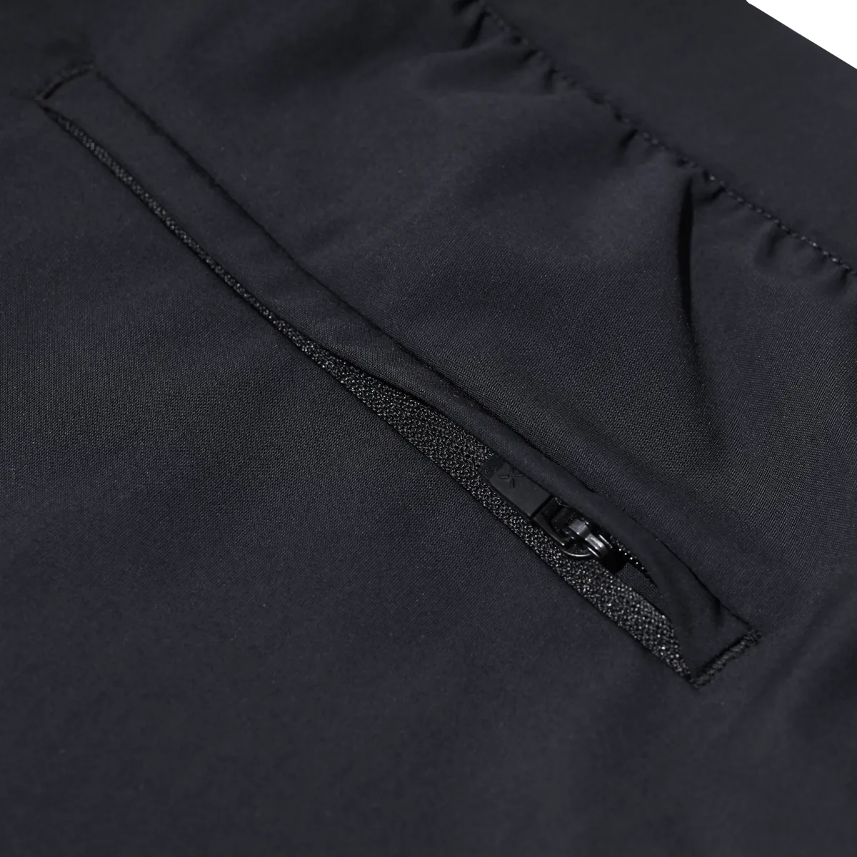 CØ11 Jogger