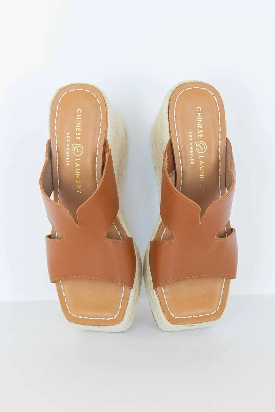 [CHINESE LAUNDRY] NEXT DOOR PLATFORM SANDAL-SMOOTH TAN