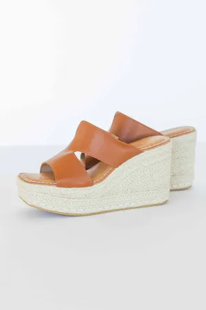 [CHINESE LAUNDRY] NEXT DOOR PLATFORM SANDAL-SMOOTH TAN