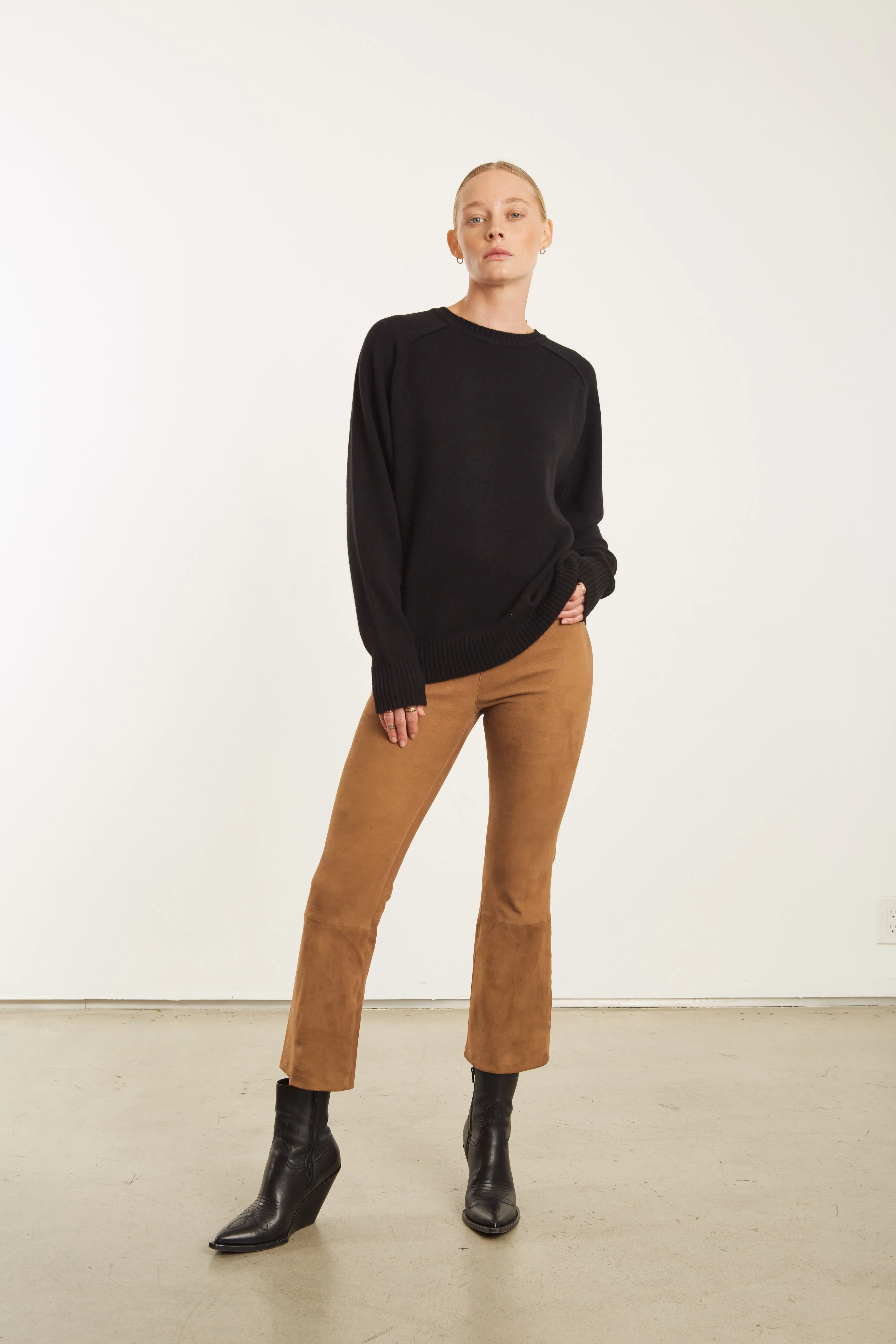 Crop Flare Suede Leggings in Dark Cognac