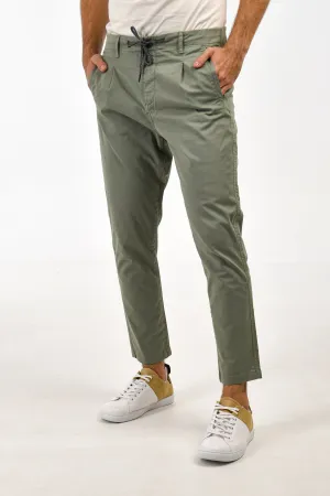 Cropped Fit Evergreen Chinos