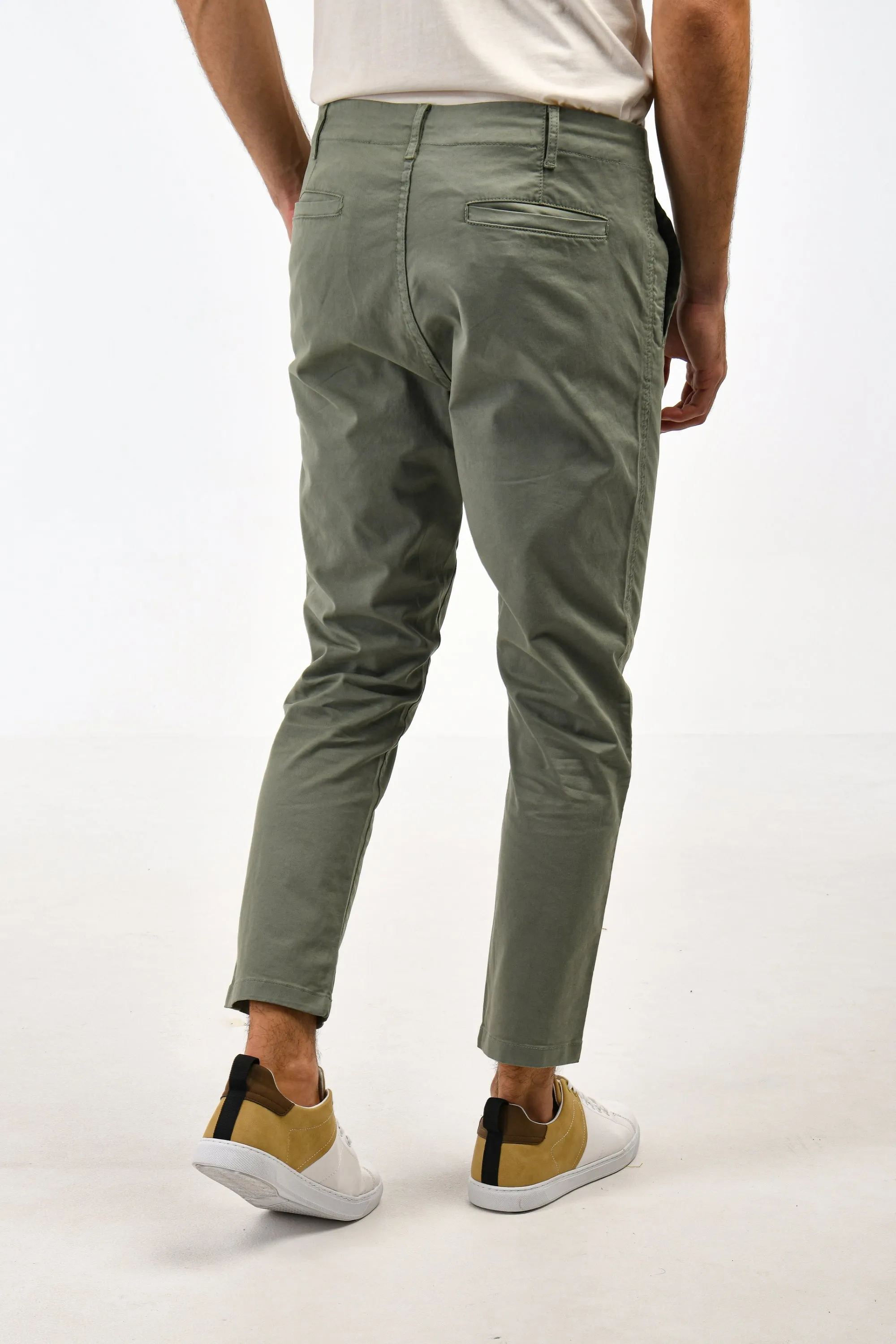 Cropped Fit Evergreen Chinos