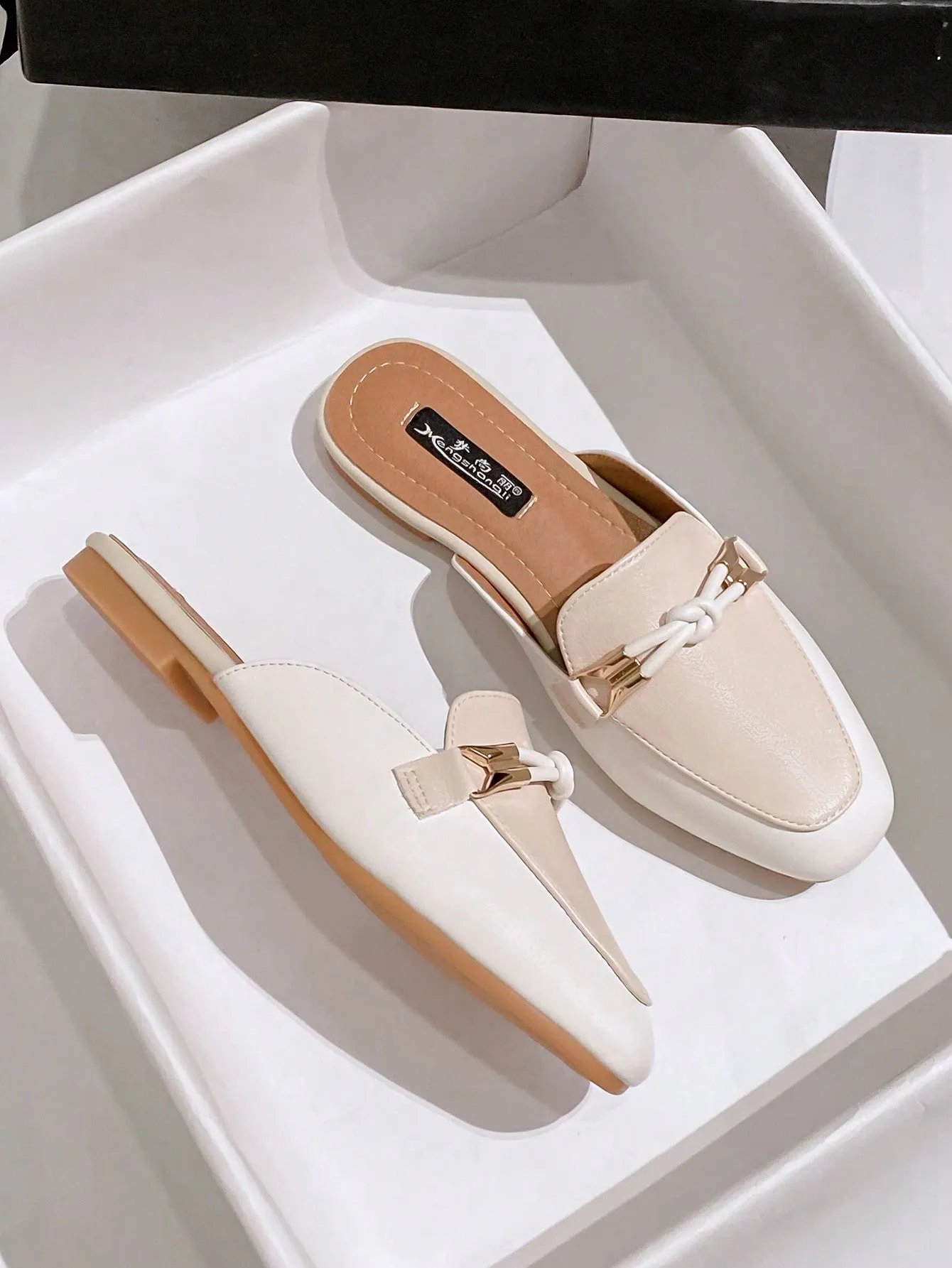Flat Sole Closed Toe Mule Slippers