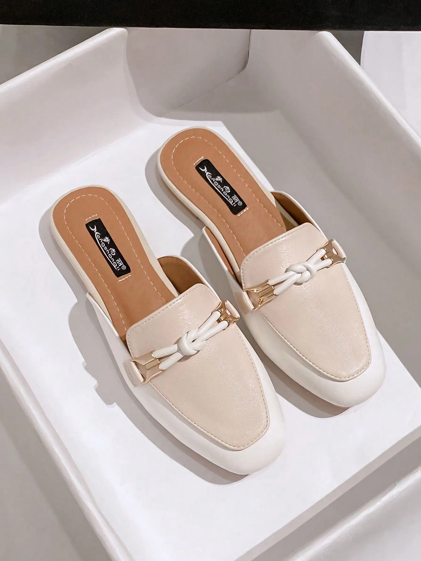 Flat Sole Closed Toe Mule Slippers