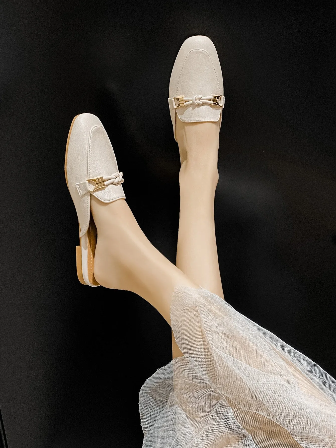 Flat Sole Closed Toe Mule Slippers