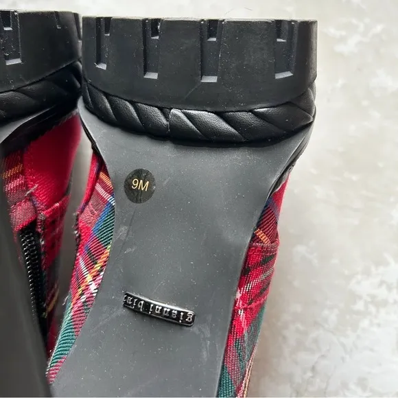 Gianni Bini Plaid Chunky Lug Sole Lace-up Platform Heeled Bootie