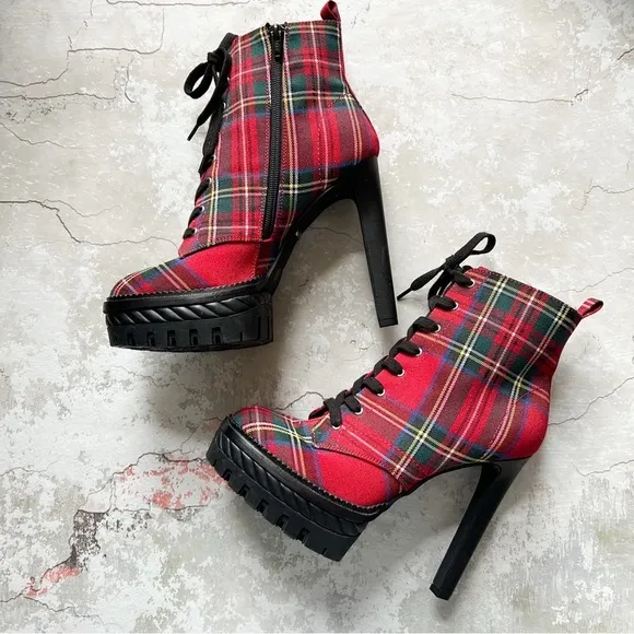 Gianni Bini Plaid Chunky Lug Sole Lace-up Platform Heeled Bootie