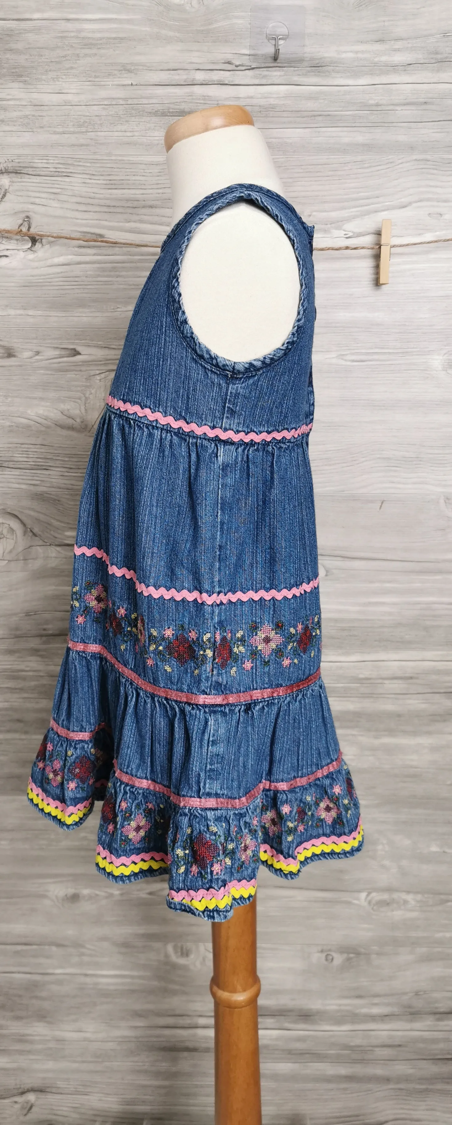 GIRL SIZE 2/3 YEARS - NEVADA, Smocked Denim Dress EUC B42