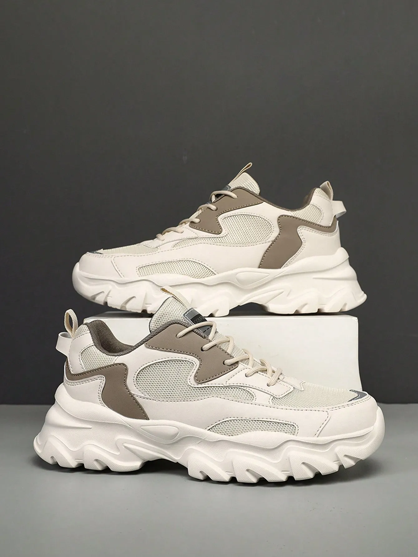 Letter Pattern Contrast-Colored Laces Thick-Soled Sneakers