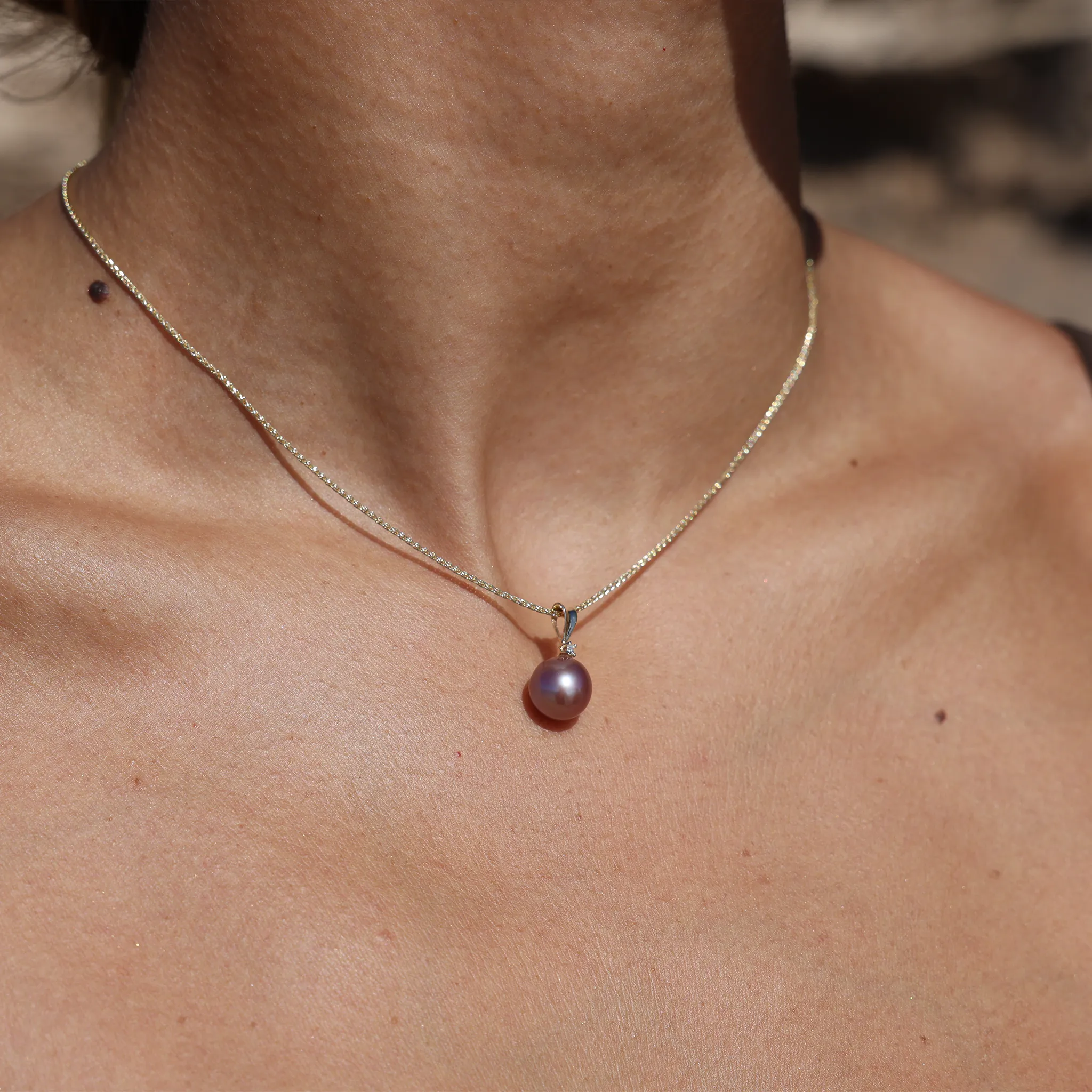 Lilac Freshwater Pearl Pendant in Gold with Diamond - 9-10mm