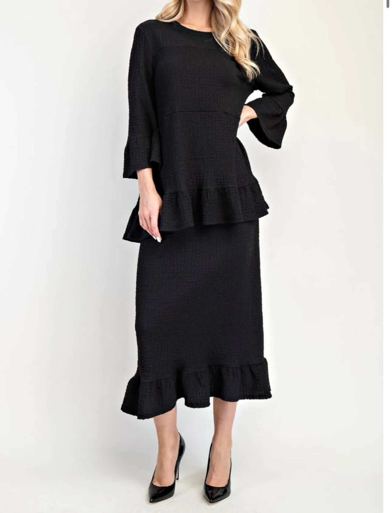 Liza Lou's Monique Textured Fabric Black Skirt