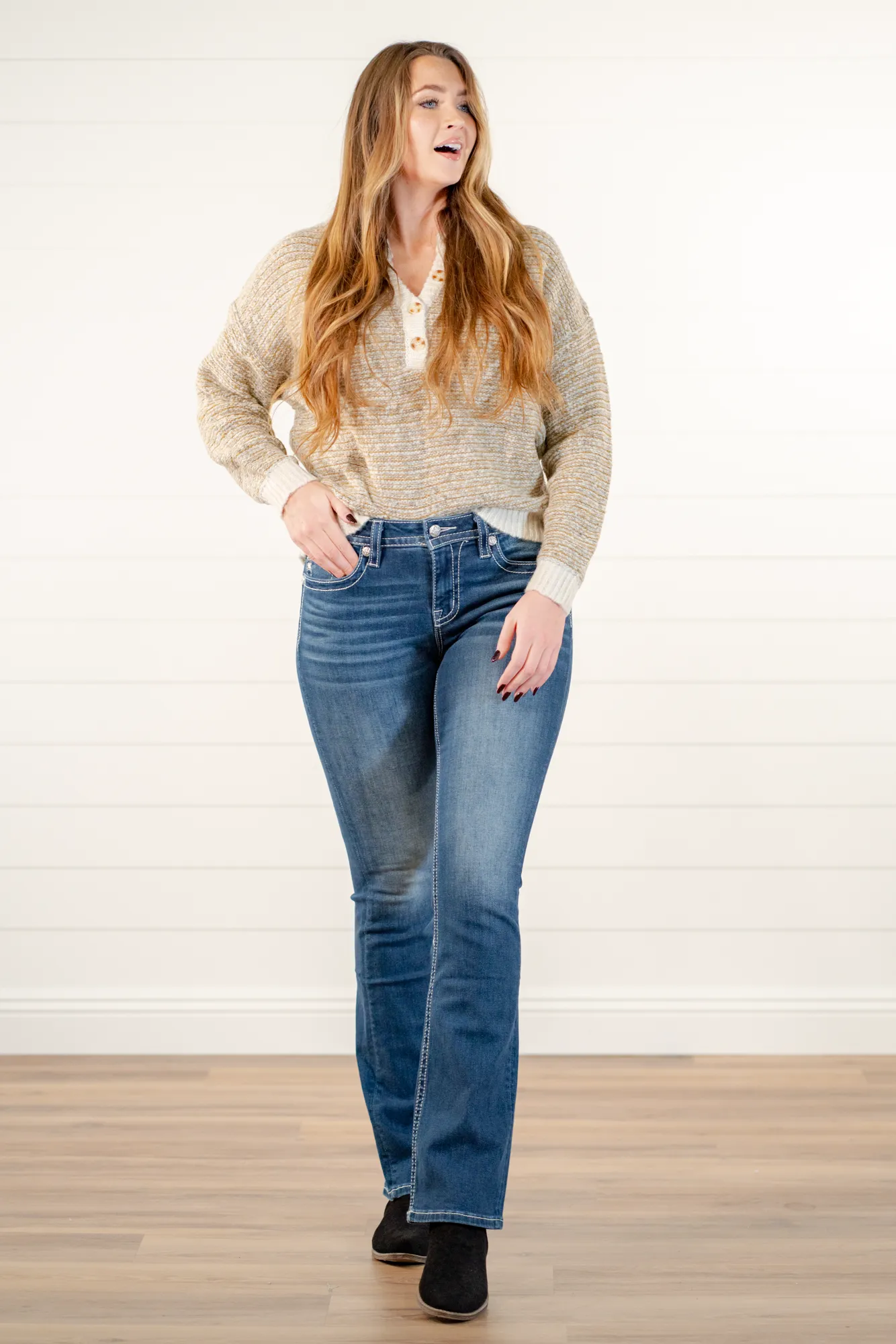 M Pocket Chloe Mid Rise Boot Cut