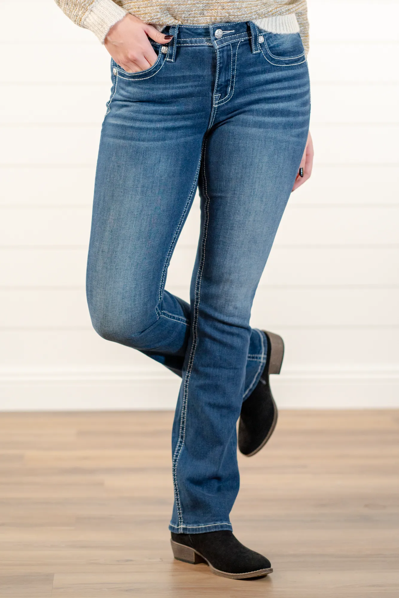 M Pocket Chloe Mid Rise Boot Cut