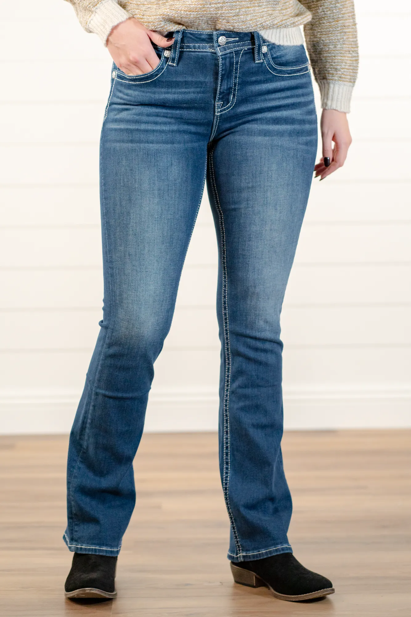 M Pocket Chloe Mid Rise Boot Cut