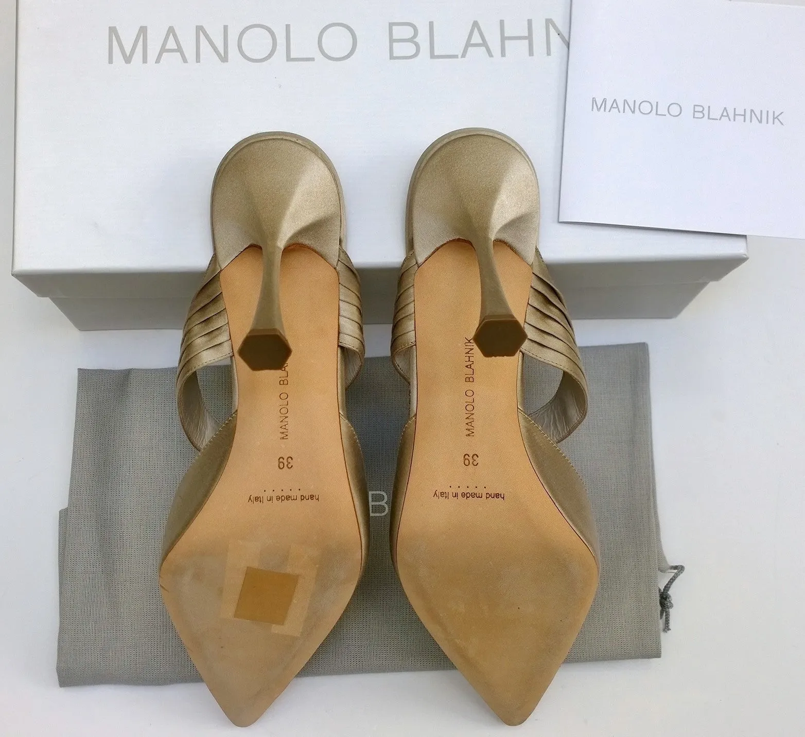 Manolo Blahnik Maidugura 105 Oyster Satin Heels New Mules Maidugura