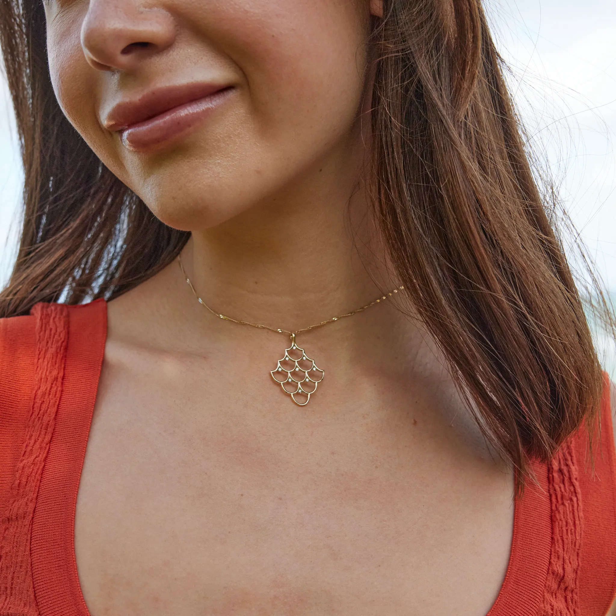 Mermaid Scales Pendant in Gold with Diamonds - 35mm