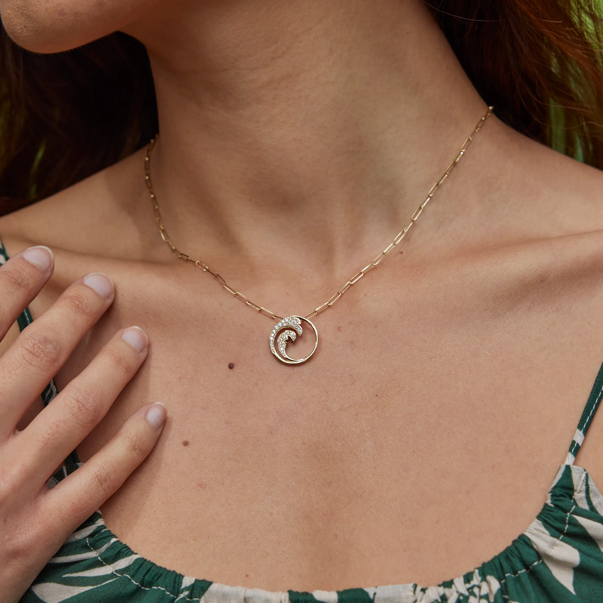 Nalu Pendant in Gold with Diamonds - 18mm