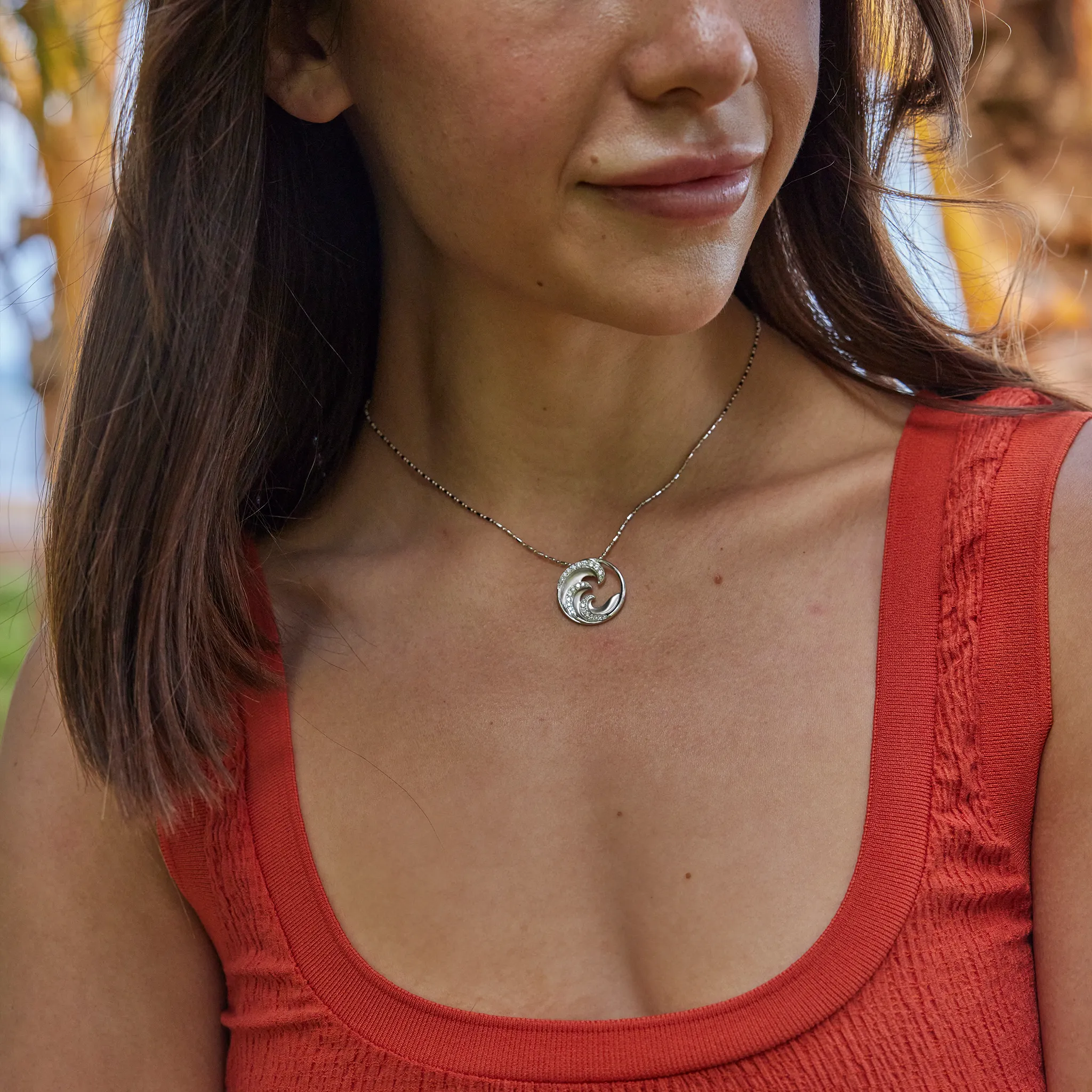 Nalu Pendant in White Gold with Diamonds - 22mm