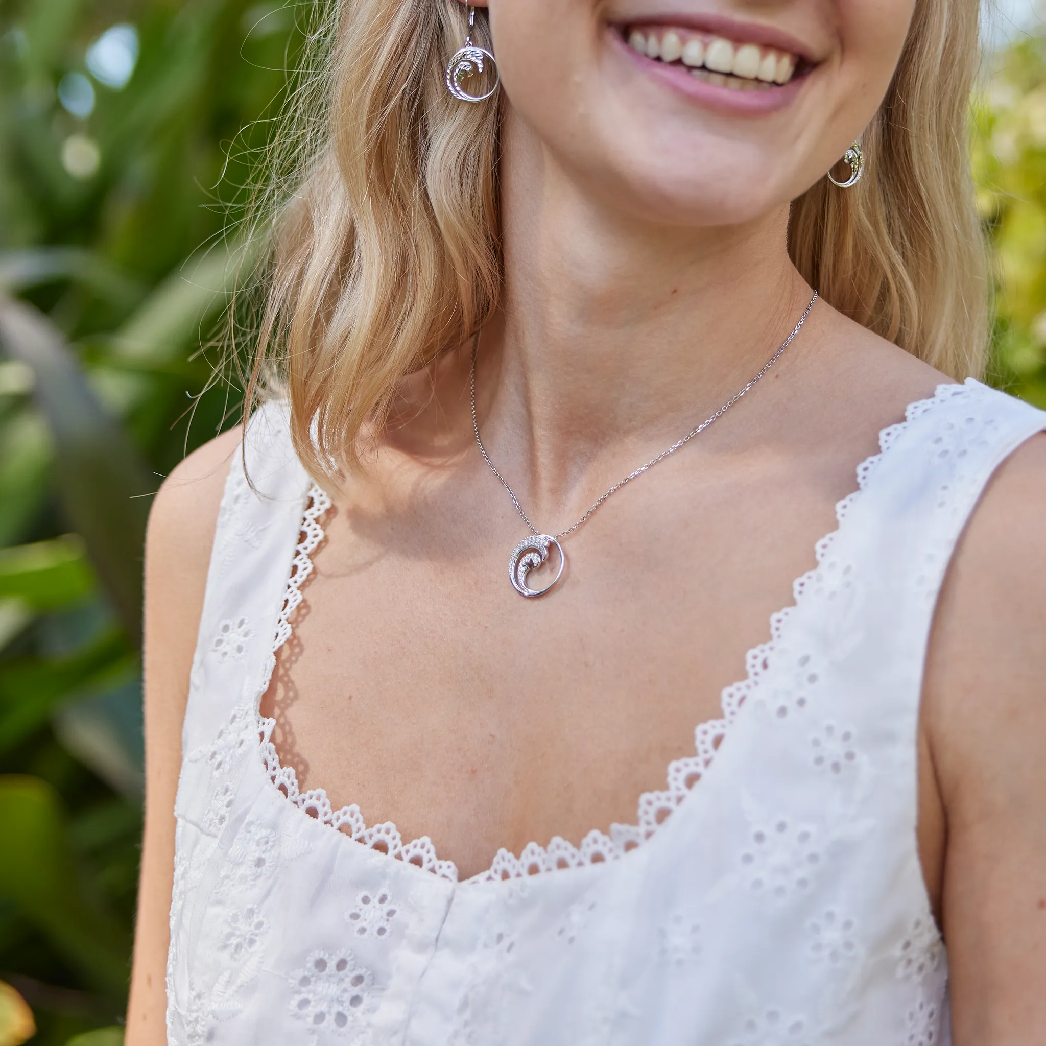 Nalu Pendant in White Gold with Diamonds - 22mm