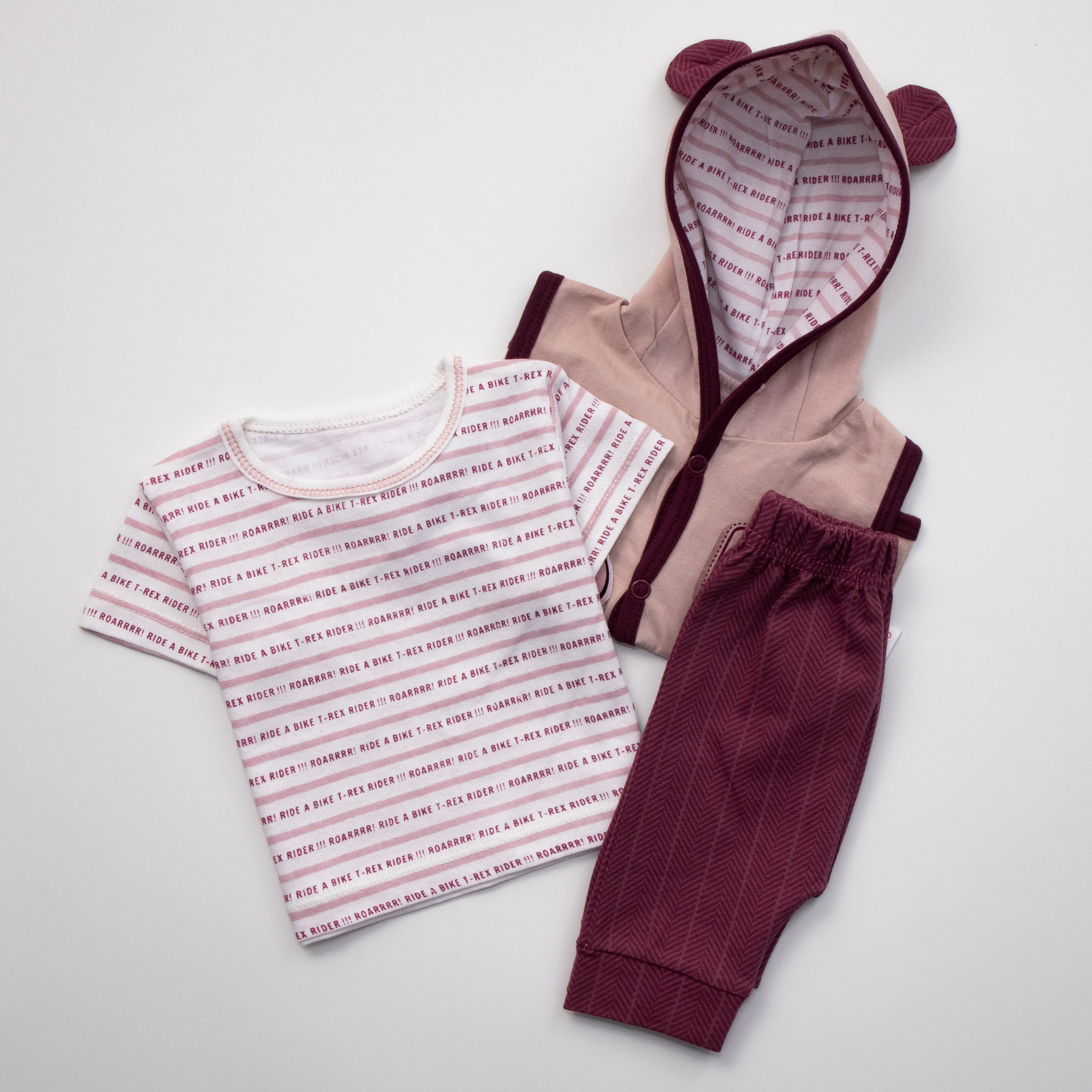 Newborn boys Half Sleeves Rompers code-( Roar )