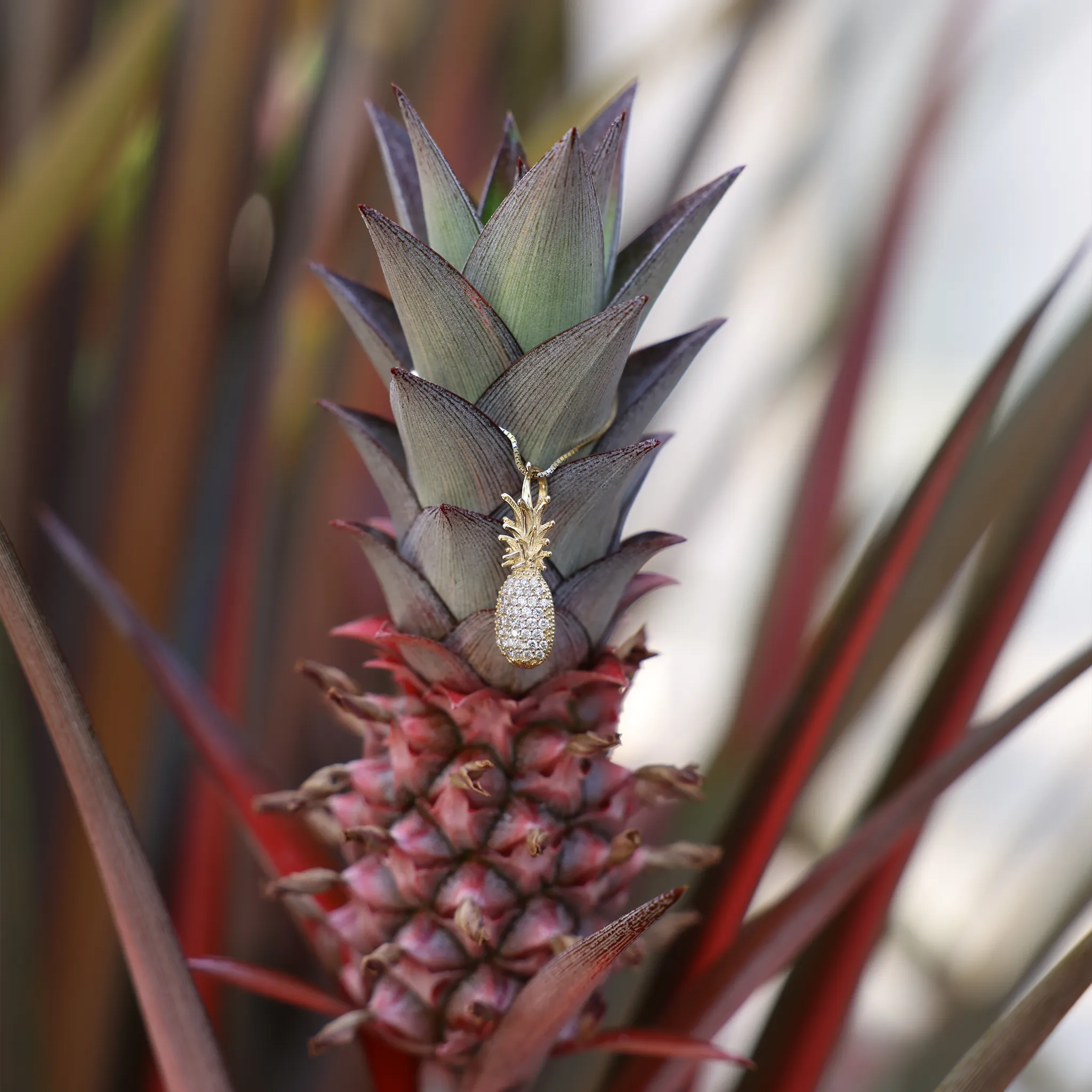 Pineapple Pendant in Gold with Diamonds - 20mm