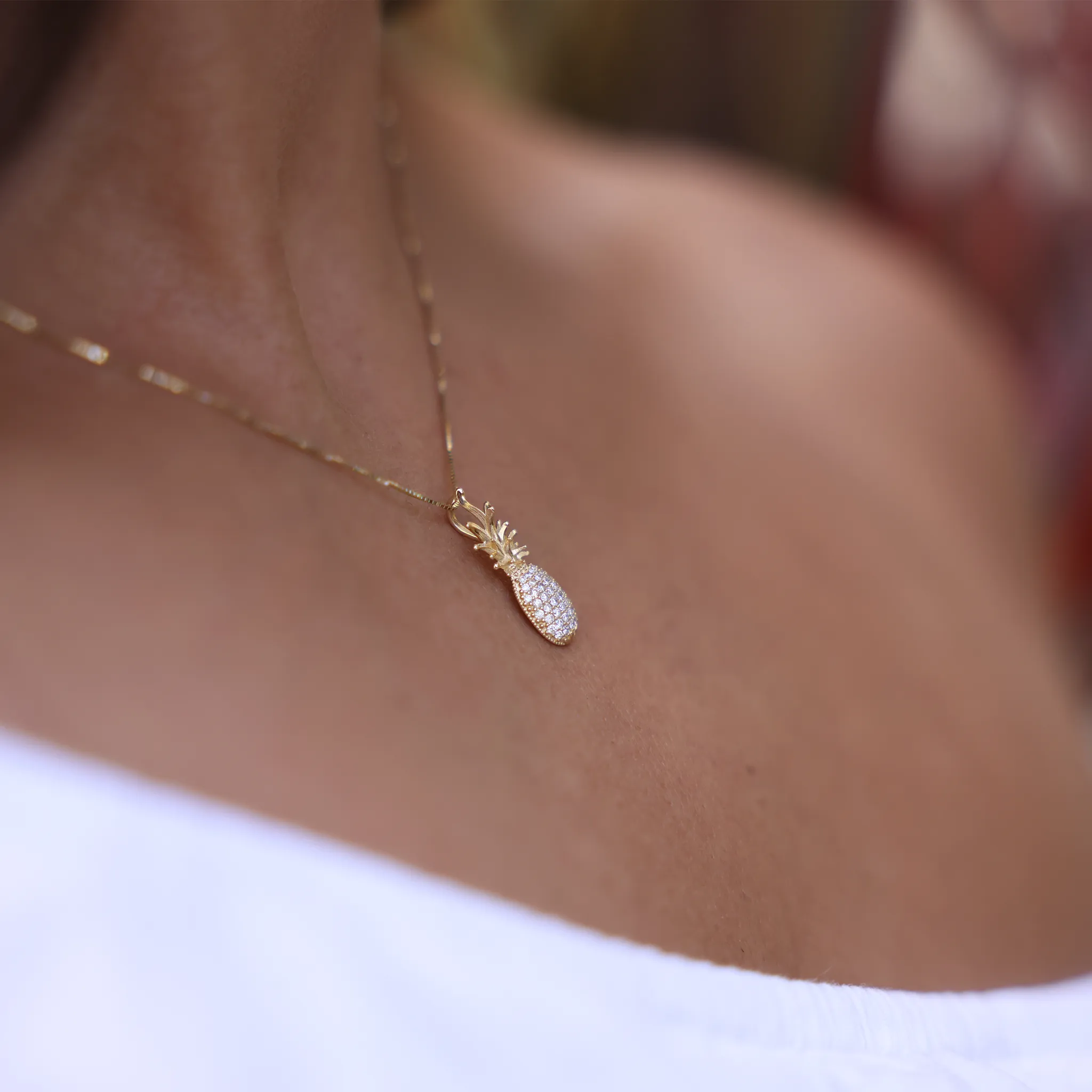 Pineapple Pendant in Gold with Diamonds - 20mm