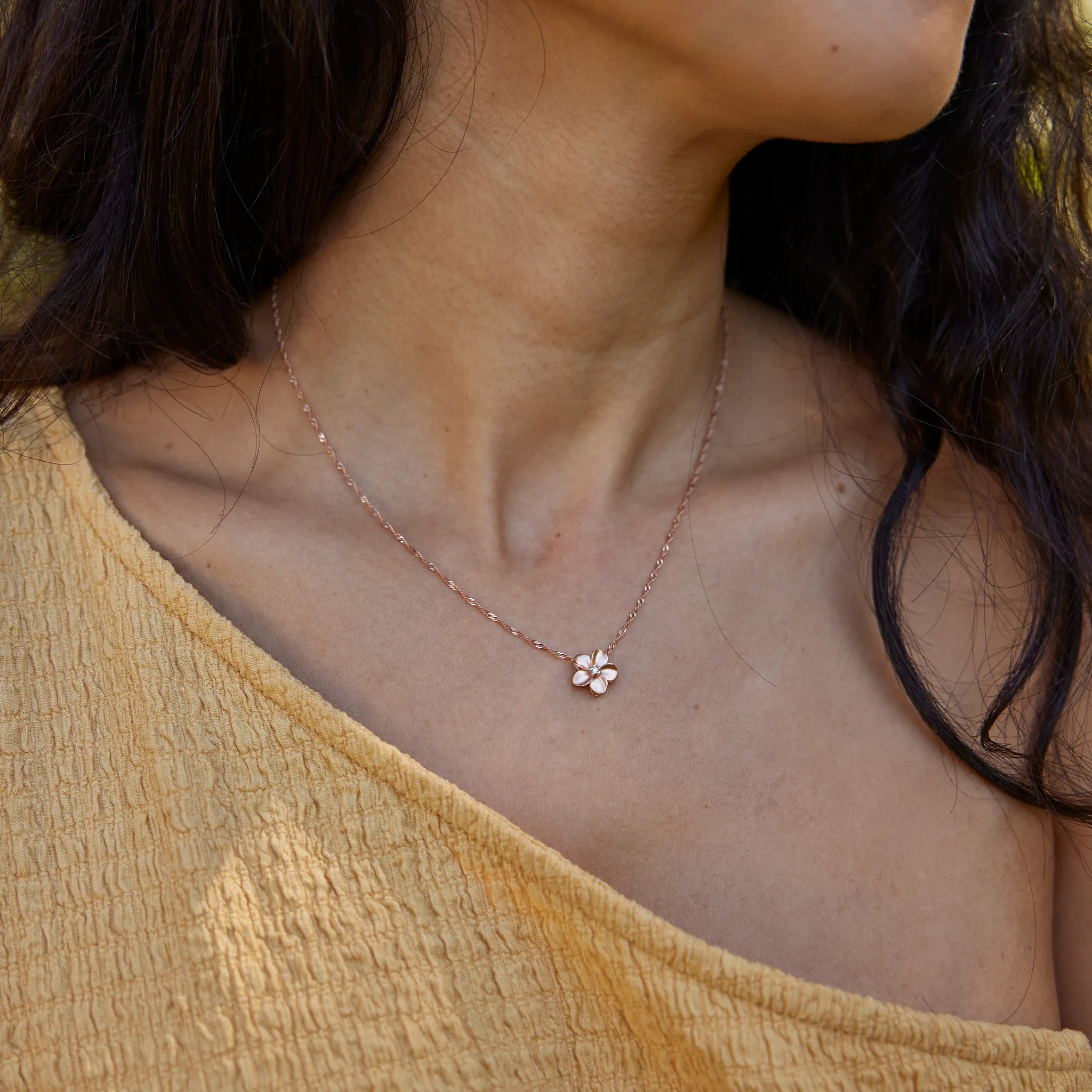Plumeria Pendant in Rose Gold with Diamond - 11mm