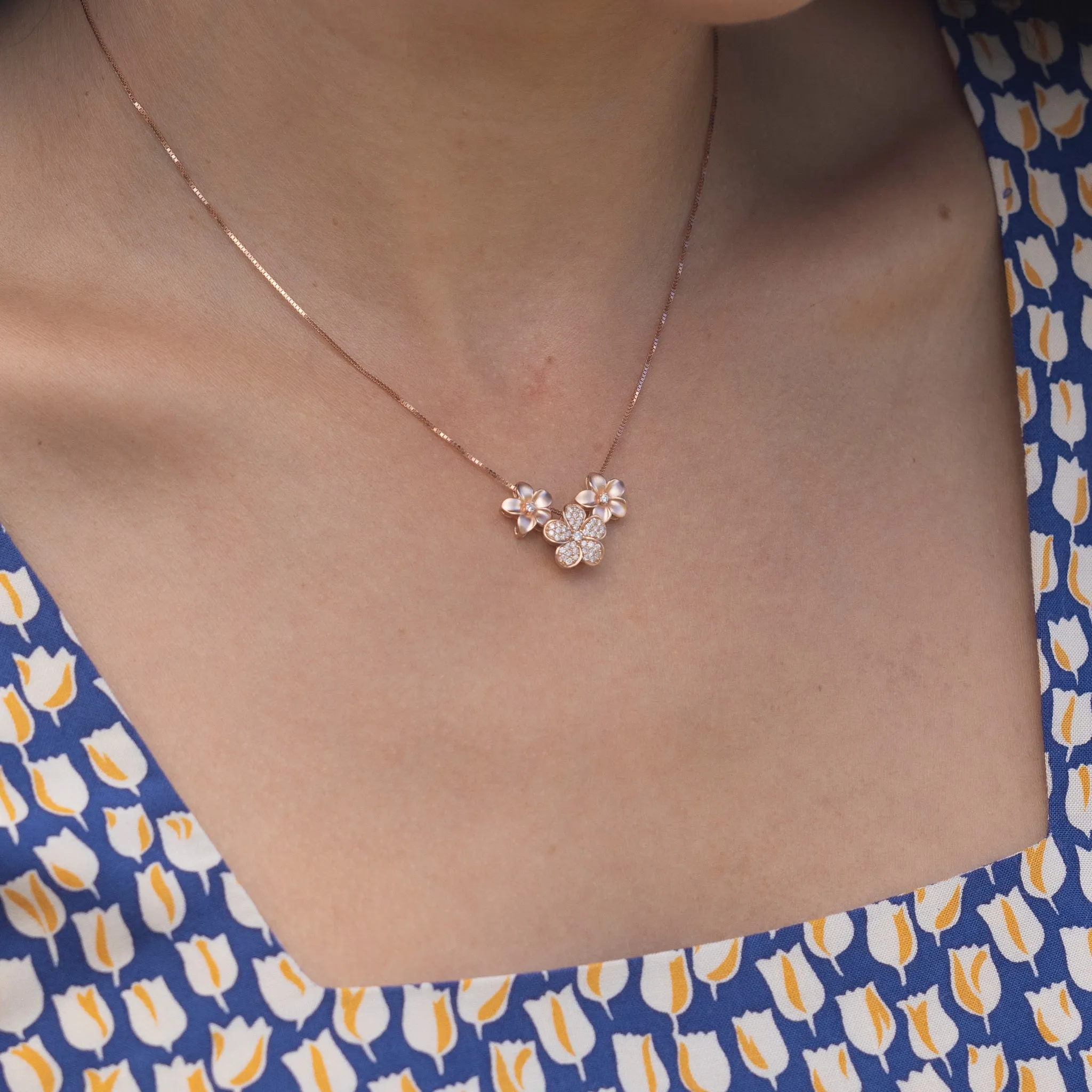 Plumeria Pendant in Rose Gold with Diamond - 9mm