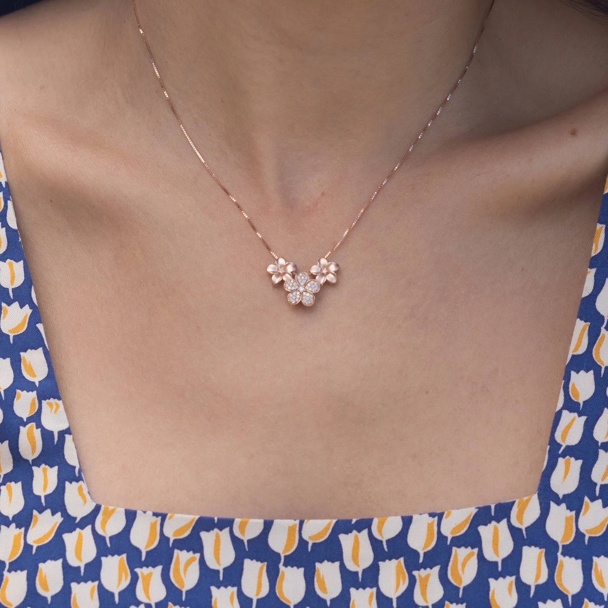 Plumeria Pendant in Rose Gold with Diamond - 9mm