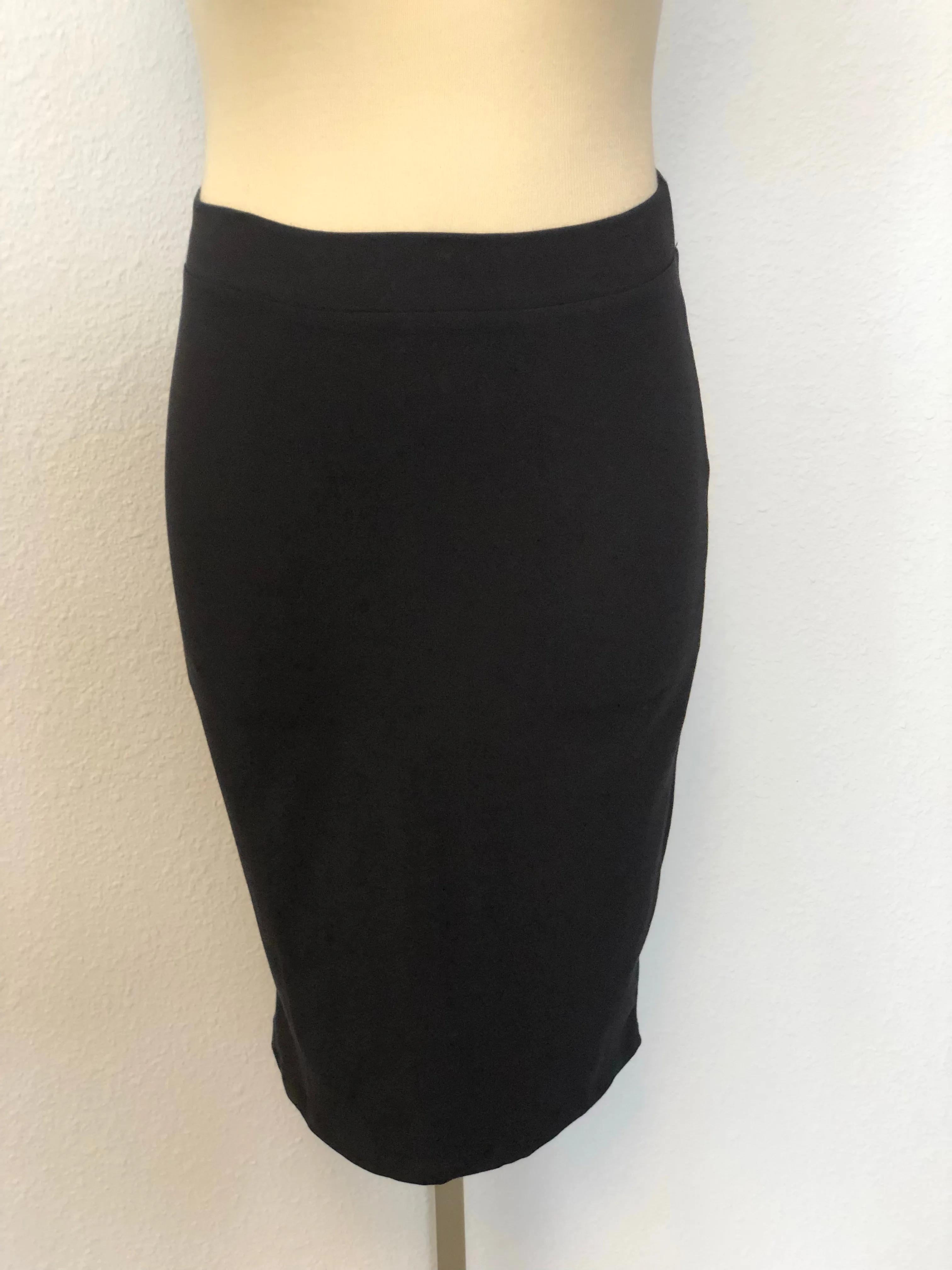 PLUS KNEE LENGTH SKIRT