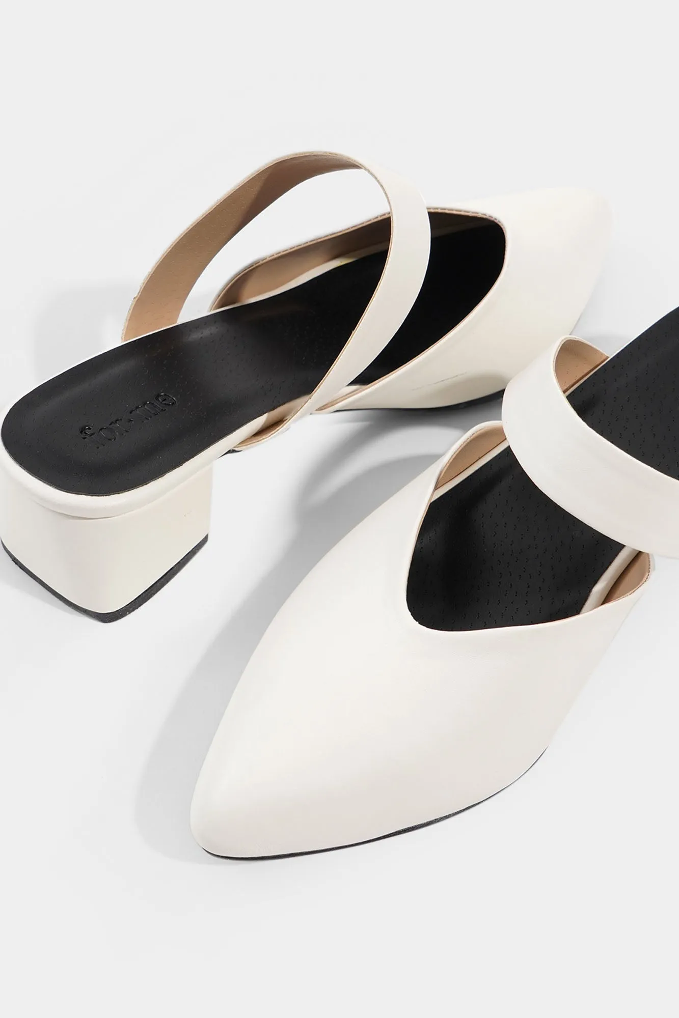 Pointed Toe Kitten Heel Mules