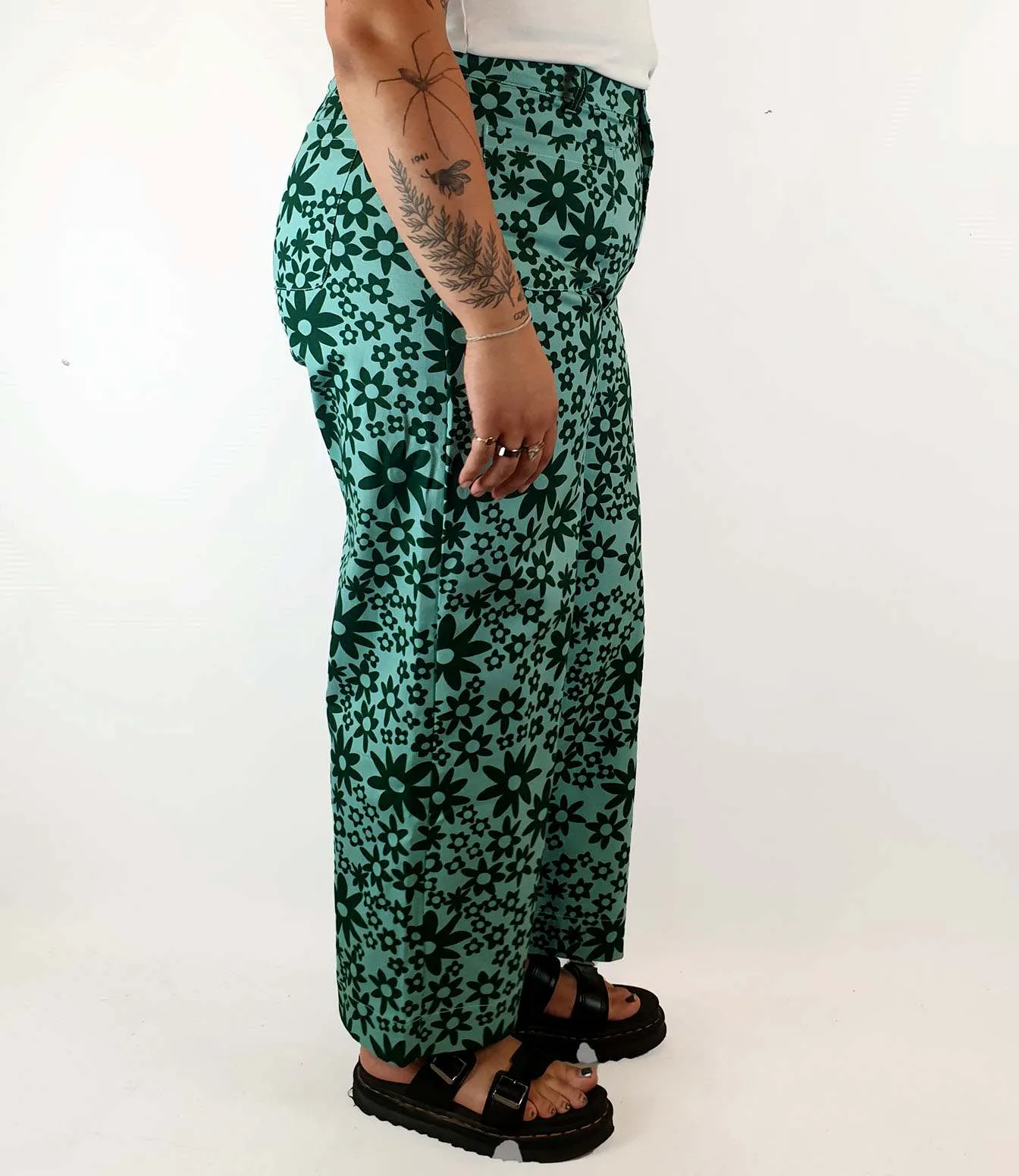 Princess Highway green flower print wide leg pants size 16