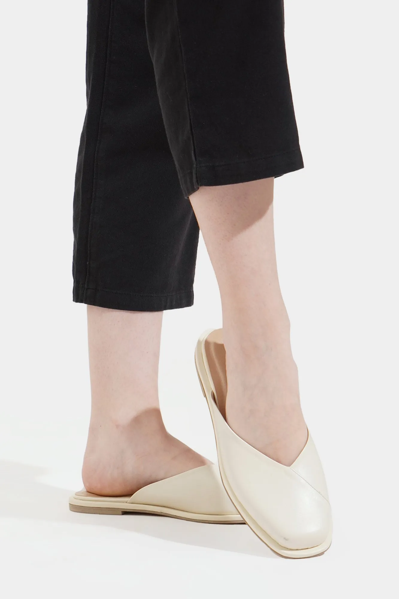Round Toe Mules