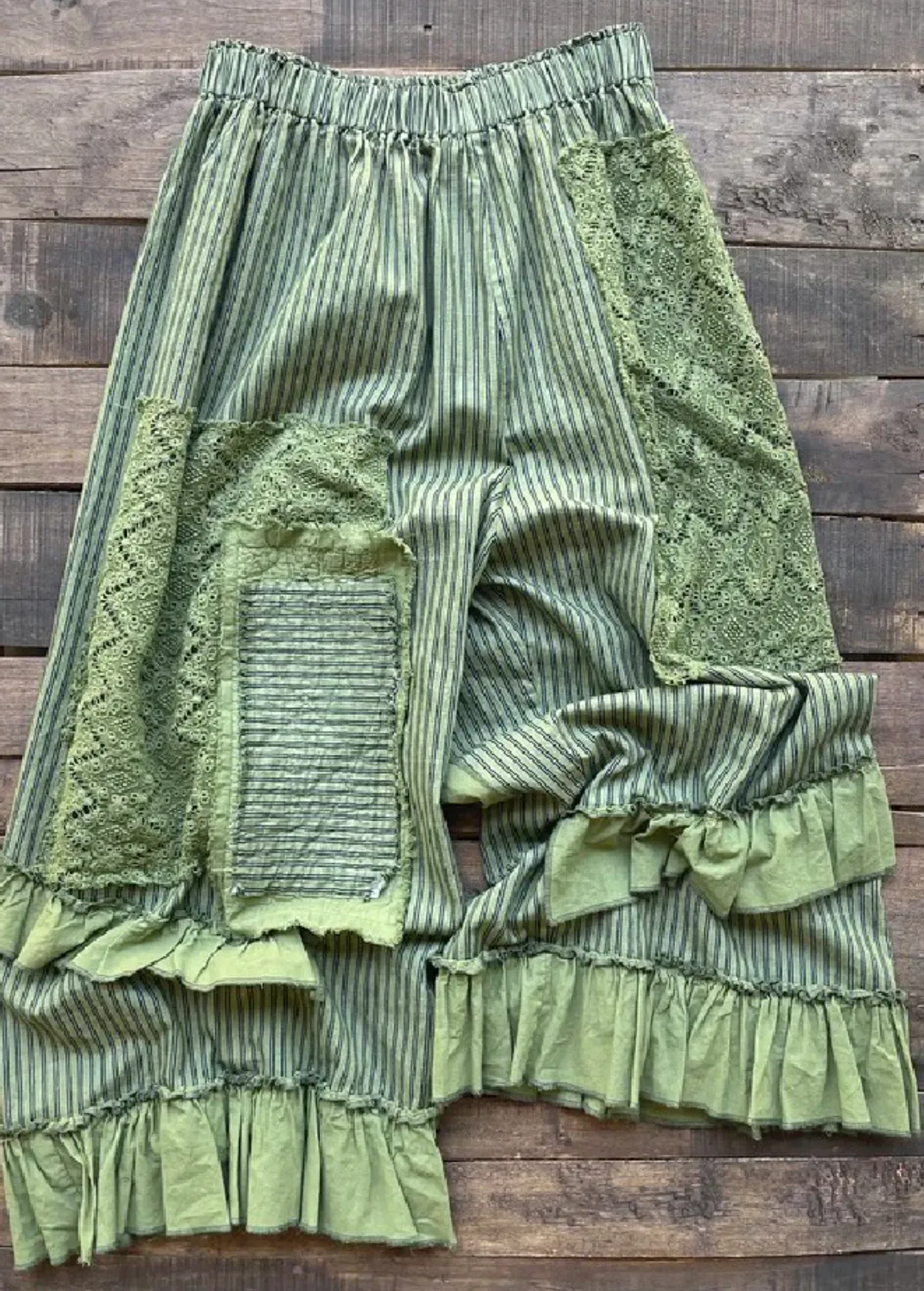 Ruffle Your Feathers Pants One Size