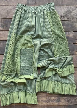 Ruffle Your Feathers Pants One Size