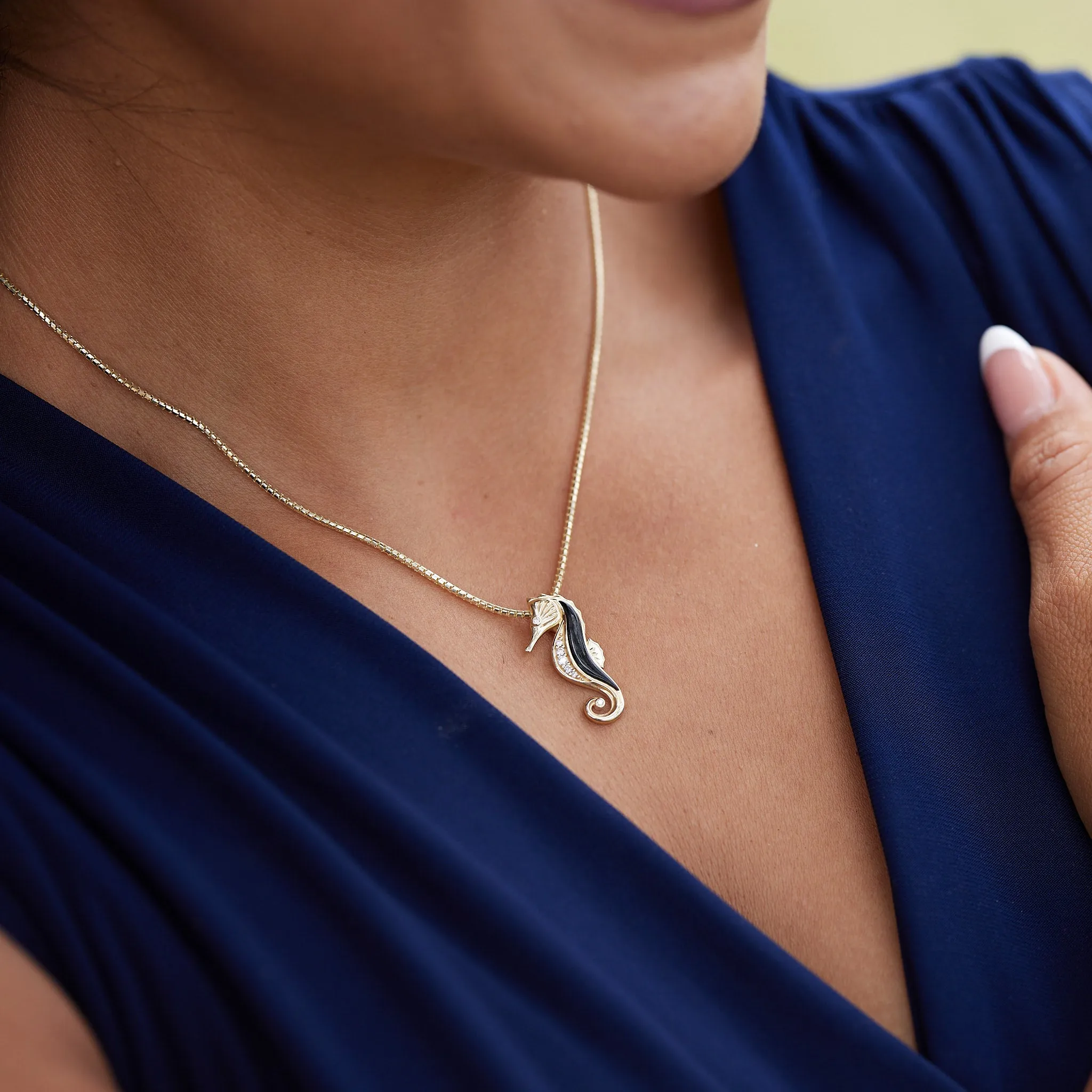 Sealife Seahorse Black Coral Pendant in Gold with Diamonds - 27mm