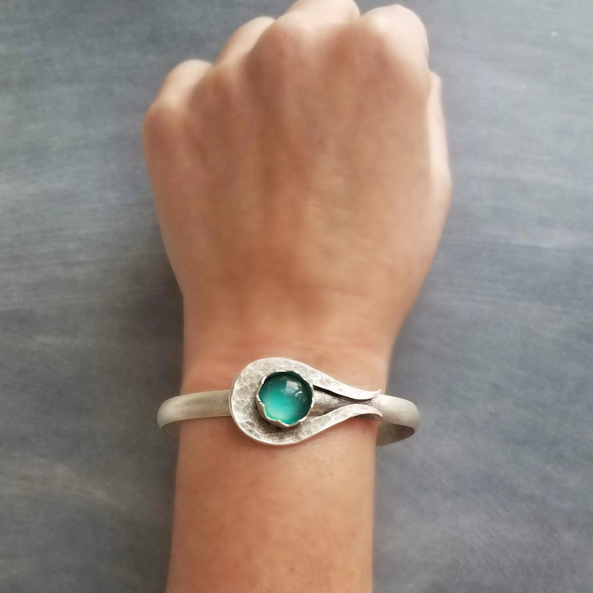Silver Cuff Bracelet, grey glass stone center bracelet, heavy cuff, oxidized silver, antique silver chunky bracelet, gray sparkle glitter
