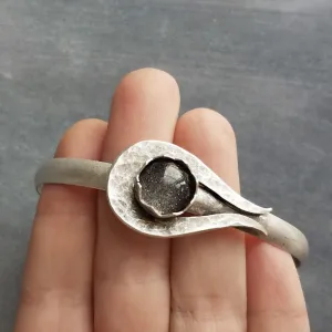 Silver Cuff Bracelet, grey glass stone center bracelet, heavy cuff, oxidized silver, antique silver chunky bracelet, gray sparkle glitter