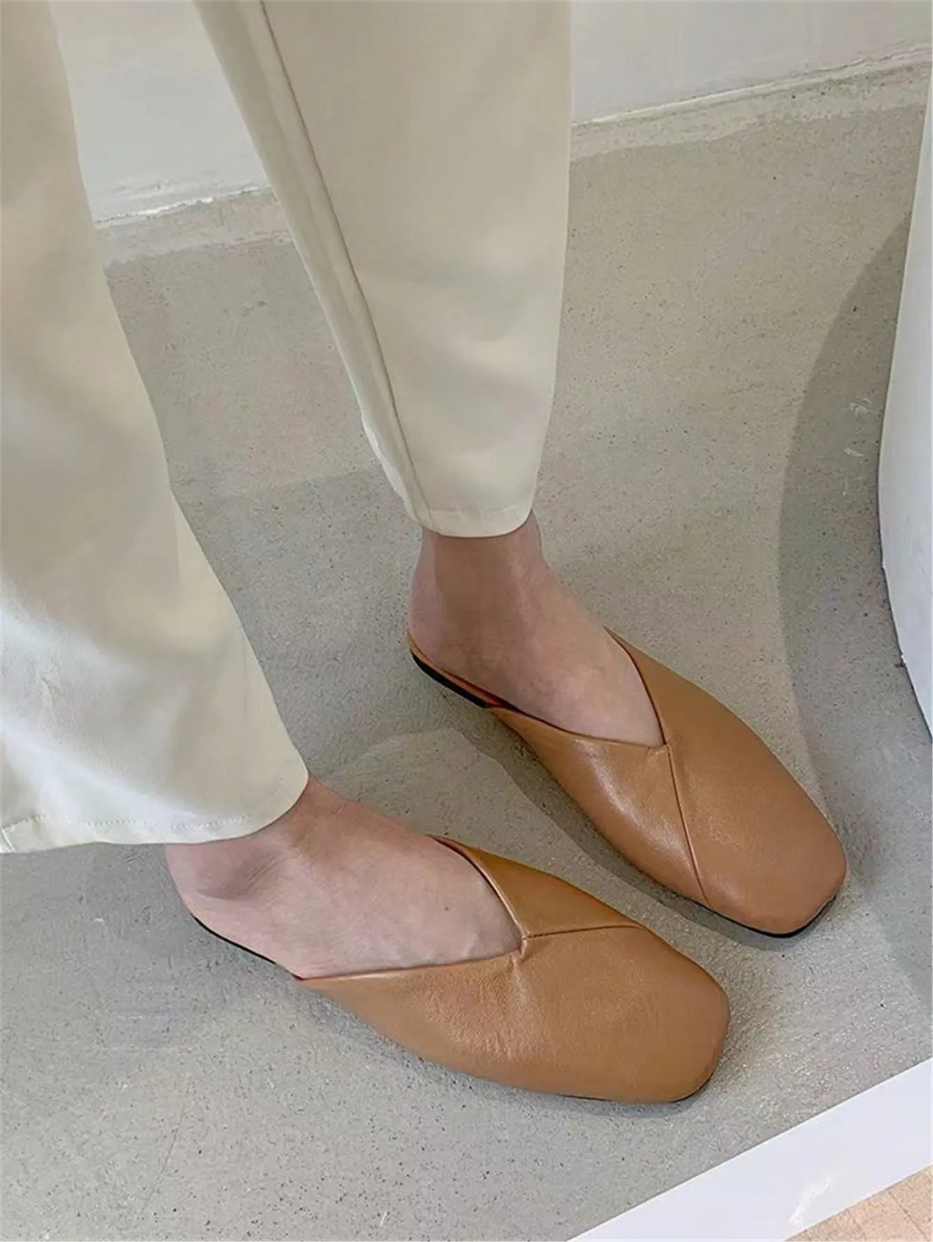 Square Toe PU Flat Mules
