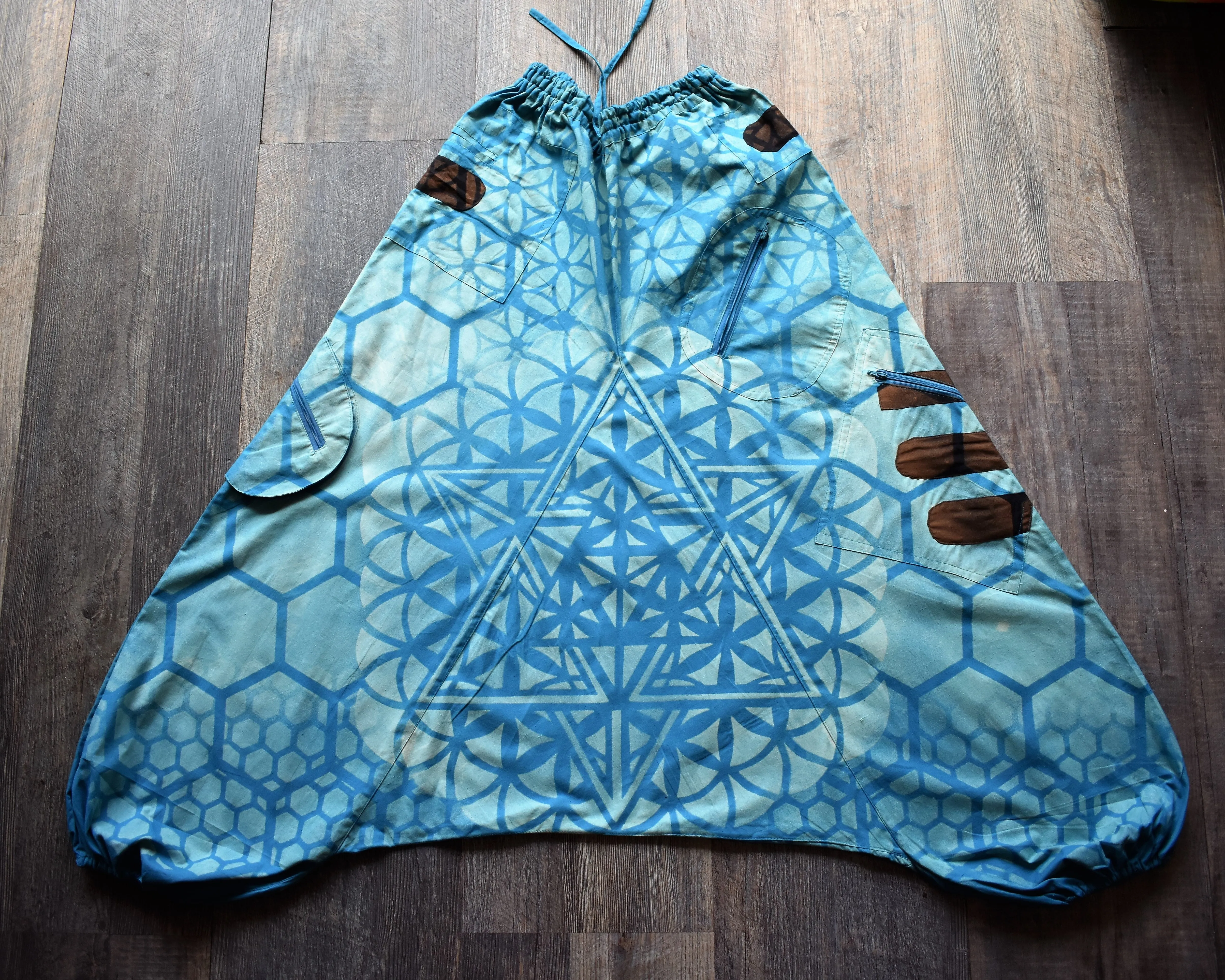 Starring Tetrahedron Harem Pants