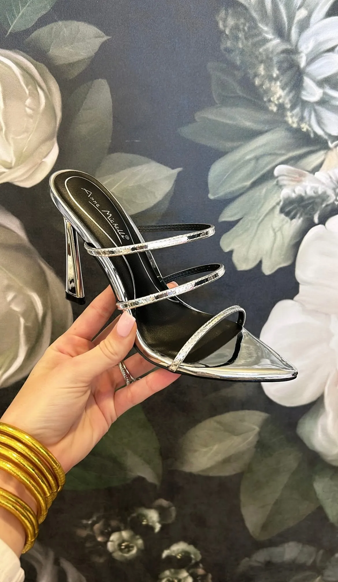 STRAPPY HEEL