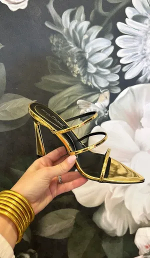 STRAPPY HEEL