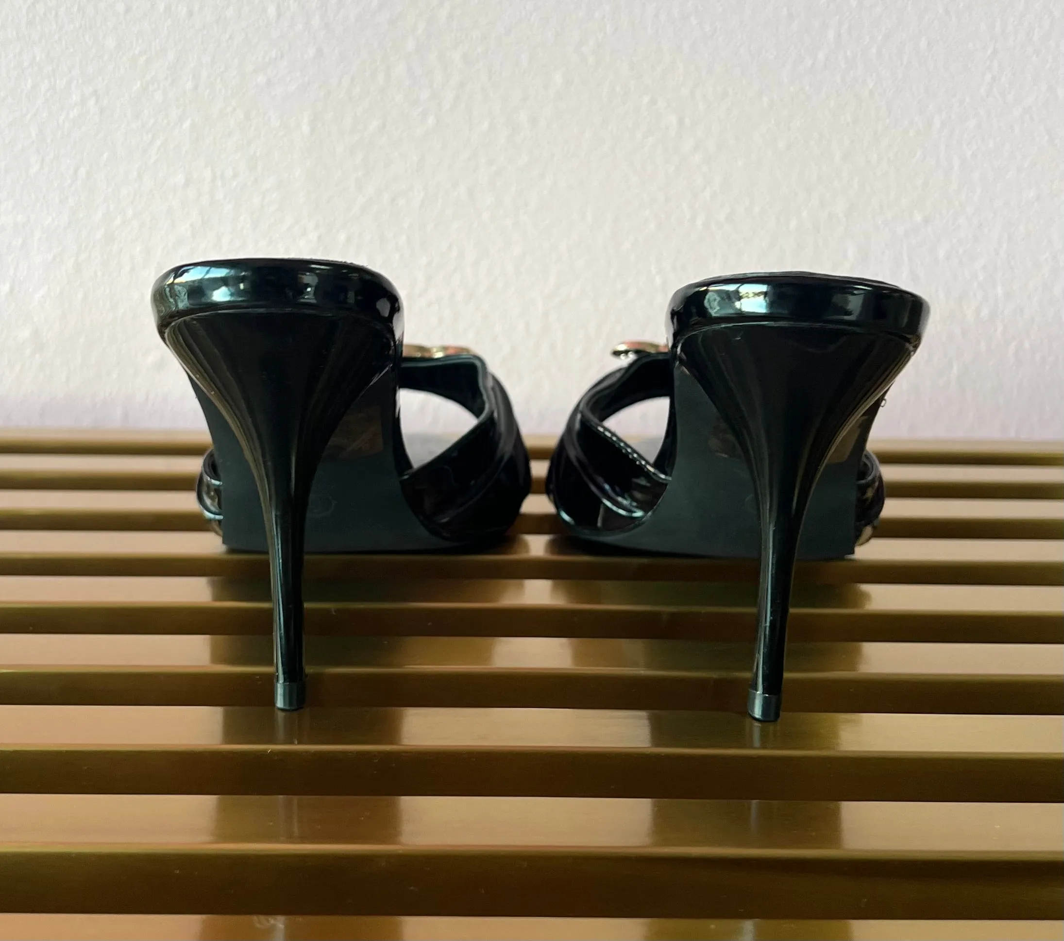 UPGRADE CLASS Black Mule Heel Open Toe Black Faux Leather